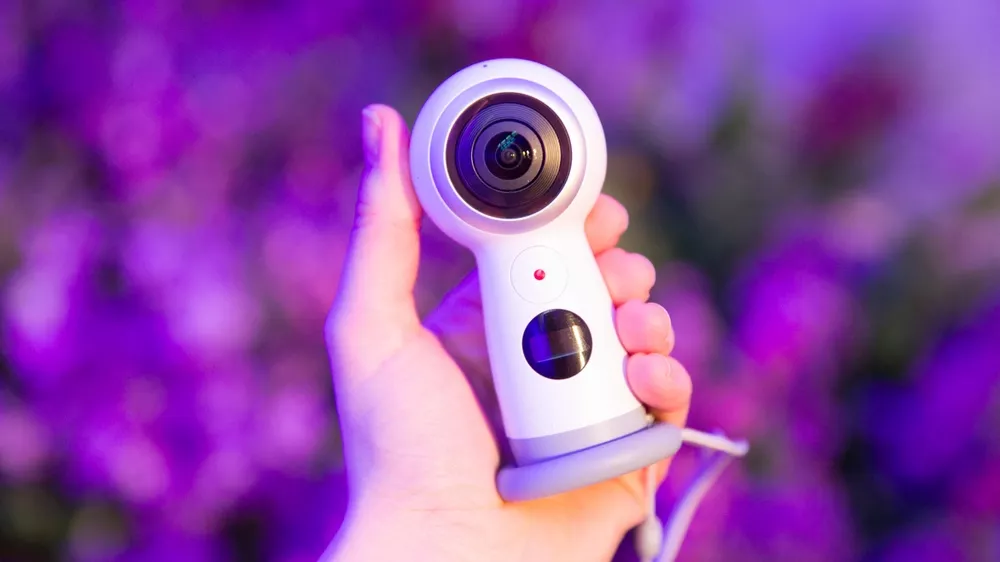 The Best 360 Cameras Compatible With IPhone